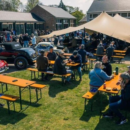 Duclos At Bicester Heritage Bagian luar foto