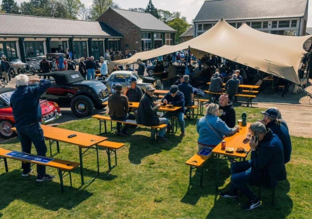 Duclos At Bicester Heritage Bagian luar foto